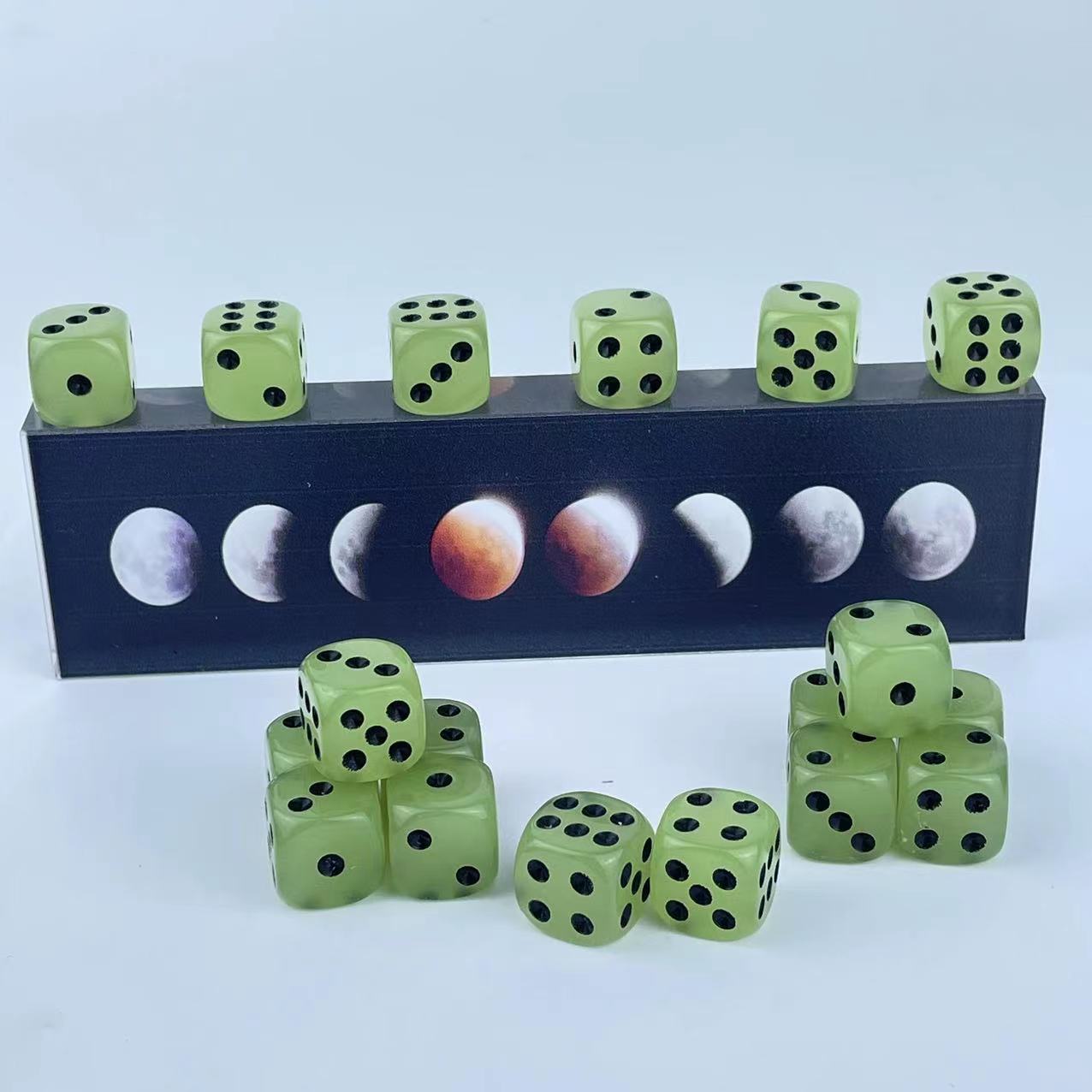 Confezione da 10 dadi D6 a sei - Board Game Yahtzee recensione e prezzo